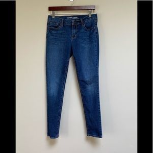 Old Navy ladies Original Mid-Rise jeans, size 6 skinny